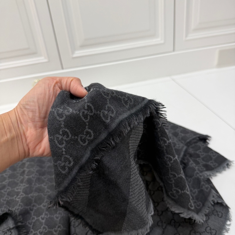 GUCCI 經典 GG 緹花 羊毛 蠶絲 混絲 直紋 雙色 流蘇 披肩 披巾 圍巾-26