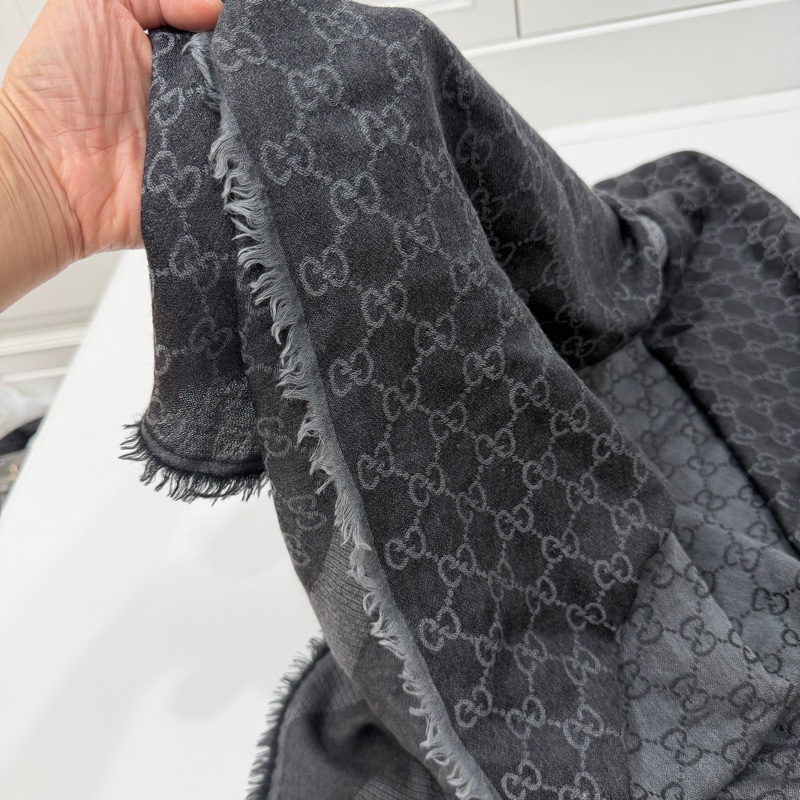 GUCCI 經典 GG 緹花 羊毛 蠶絲 混絲 直紋 雙色 流蘇 披肩 披巾 圍巾-27