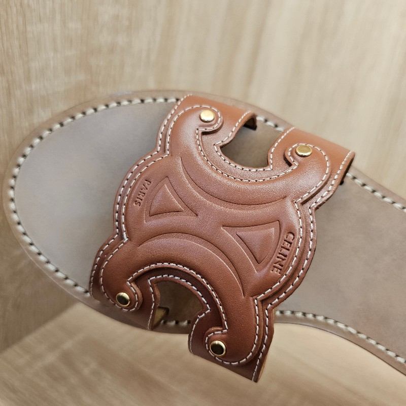 [超級甜出😳看到別猶豫把握] Celine焦糖色牛皮凱旋門平底拖鞋-5