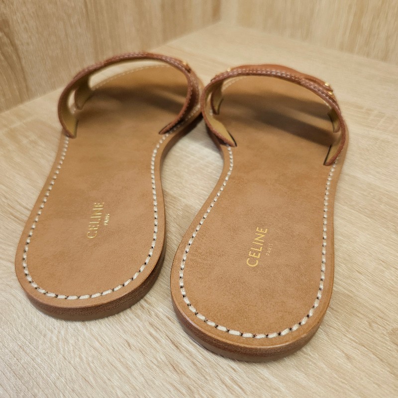 [超級甜出😳看到別猶豫把握] Celine焦糖色牛皮凱旋門平底拖鞋-14