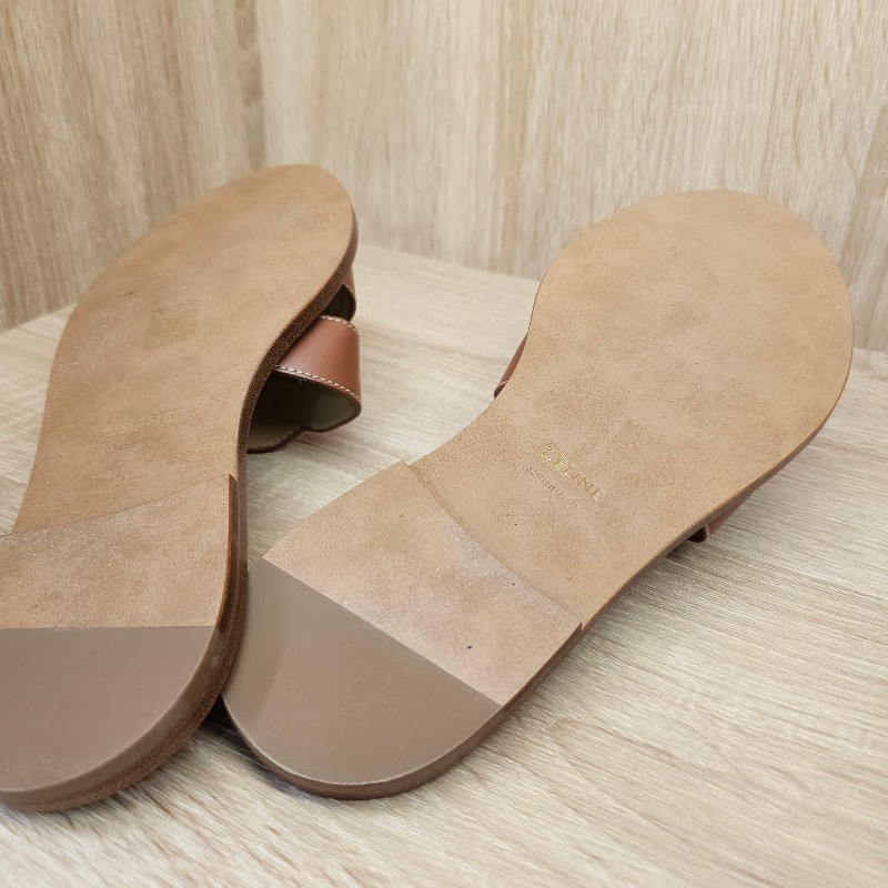 [超級甜出😳看到別猶豫把握] Celine焦糖色牛皮凱旋門平底拖鞋-16