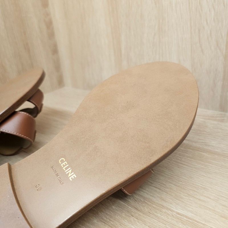 [超級甜出😳看到別猶豫把握] Celine焦糖色牛皮凱旋門平底拖鞋-17
