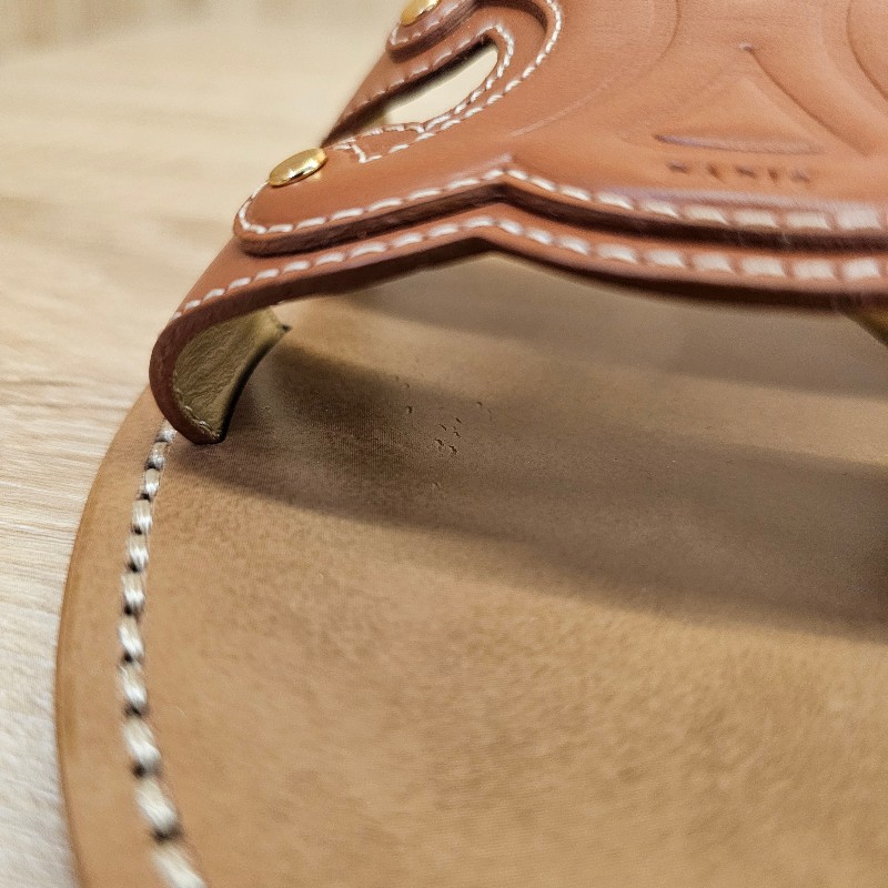 [超級甜出😳看到別猶豫把握] Celine焦糖色牛皮凱旋門平底拖鞋-20