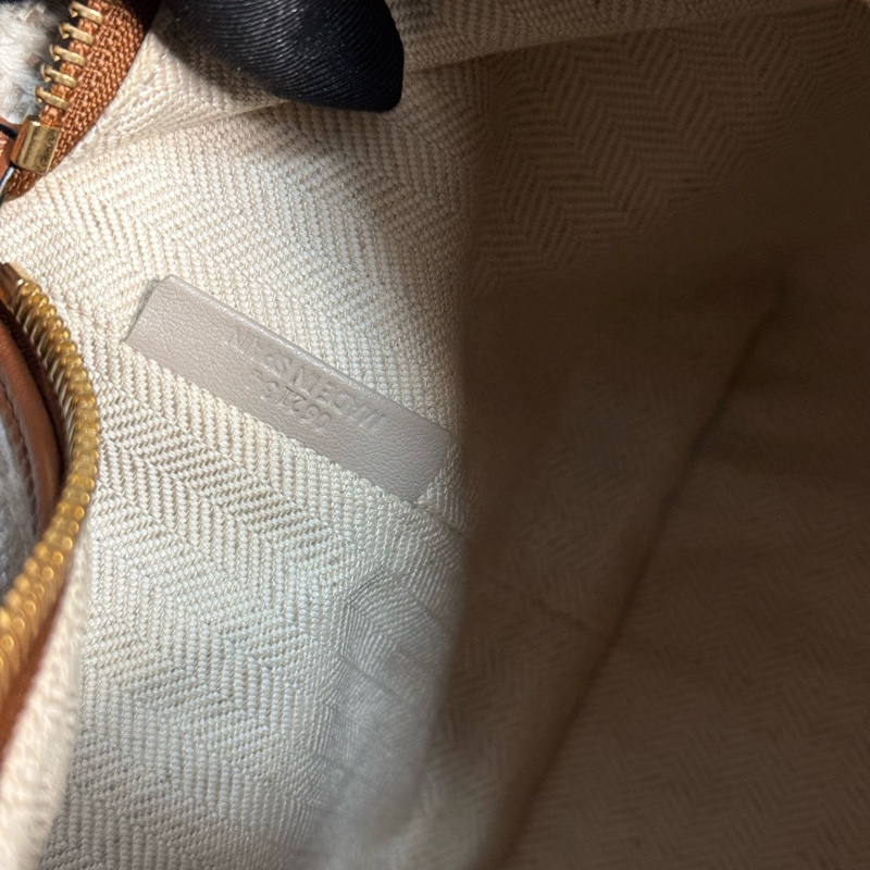 99新Loewe羅意威 cubi小號飯盒包單肩腋下包 無附件-6