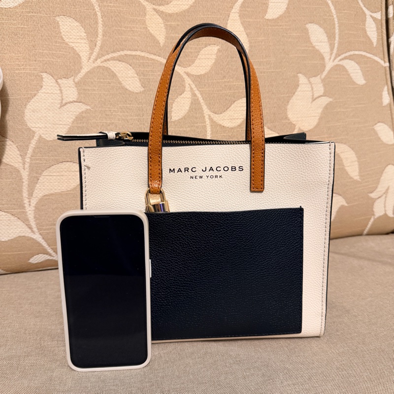 Marc Jacobs Leather Tote Bag-8