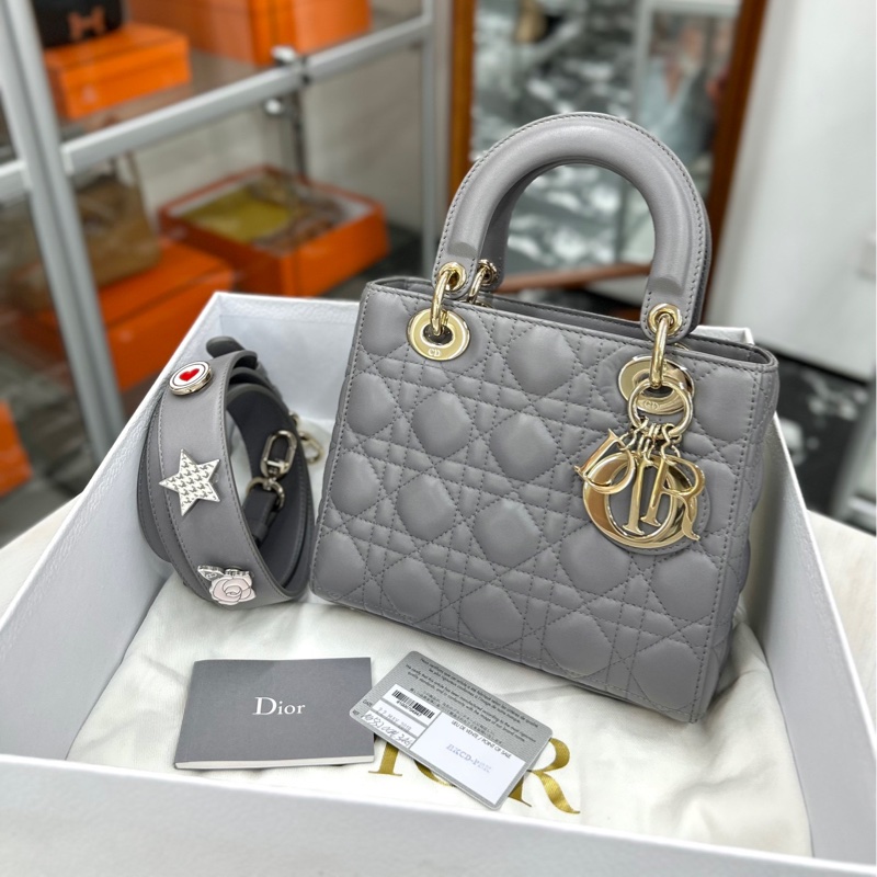 Dior大象灰四格徽章戴妃-0