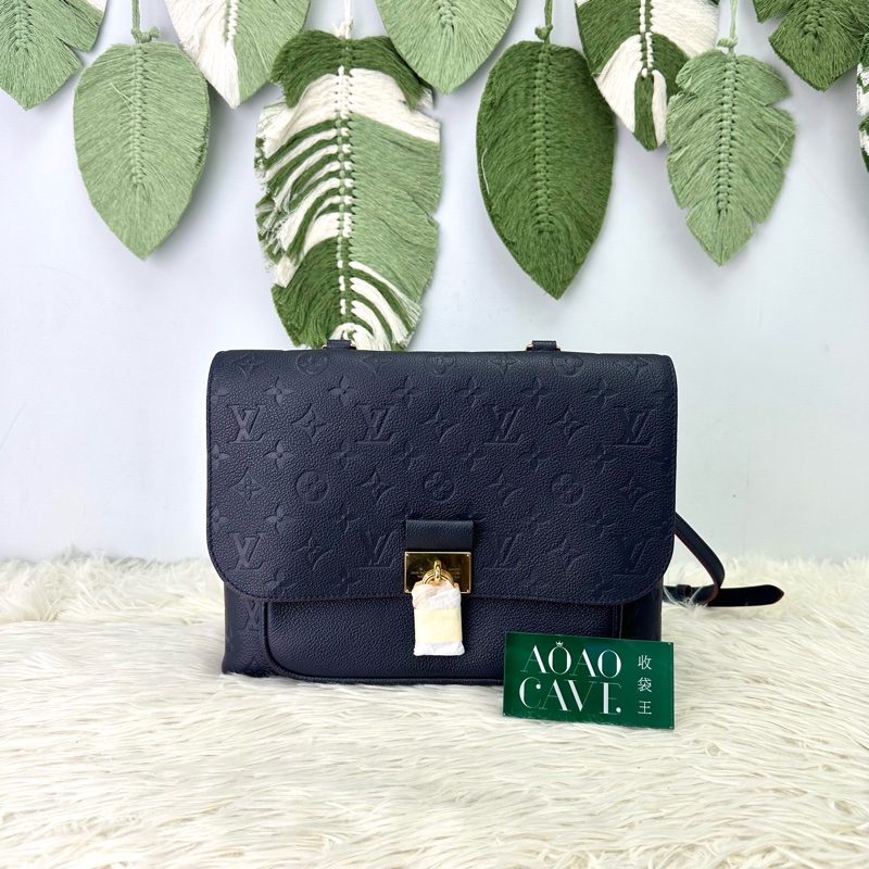 LV Marignan 海軍藍真皮壓紋郵差包-0