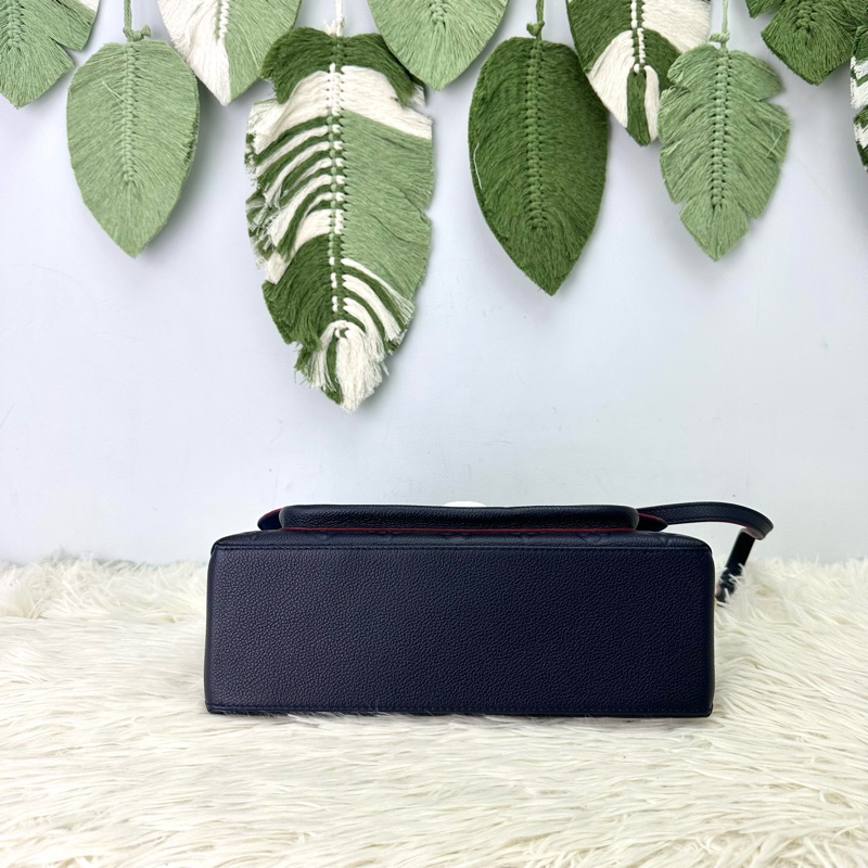 LV Marignan 海軍藍真皮壓紋郵差包-5