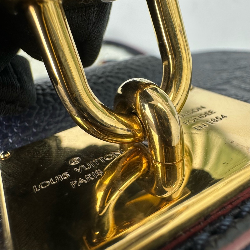 LV Marignan 海軍藍真皮壓紋郵差包-9