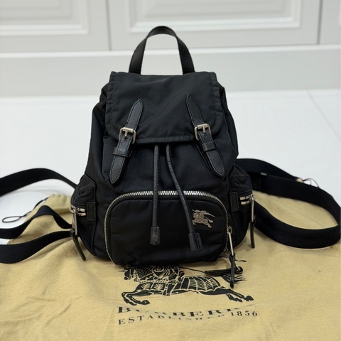 BURBERRY  THE RUCKSACK 黑色 尼龍 戰馬 LOGO mini 後背包 雙肩包 斜背包