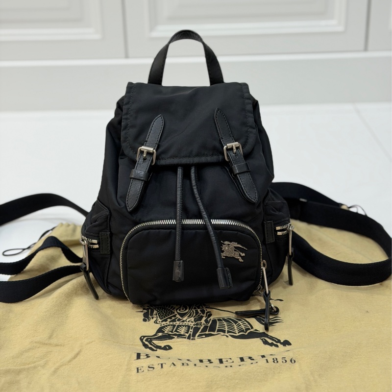 BURBERRY  THE RUCKSACK 黑色 尼龍 戰馬 LOGO mini 後背包 雙肩包 斜背包-0