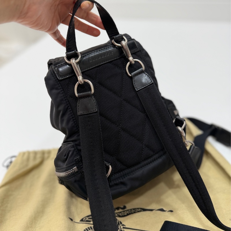 BURBERRY  THE RUCKSACK 黑色 尼龍 戰馬 LOGO mini 後背包 雙肩包 斜背包-10
