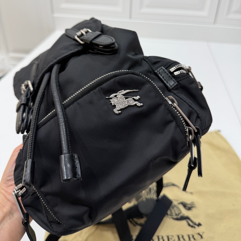 BURBERRY  THE RUCKSACK 黑色 尼龍 戰馬 LOGO mini 後背包 雙肩包 斜背包-11