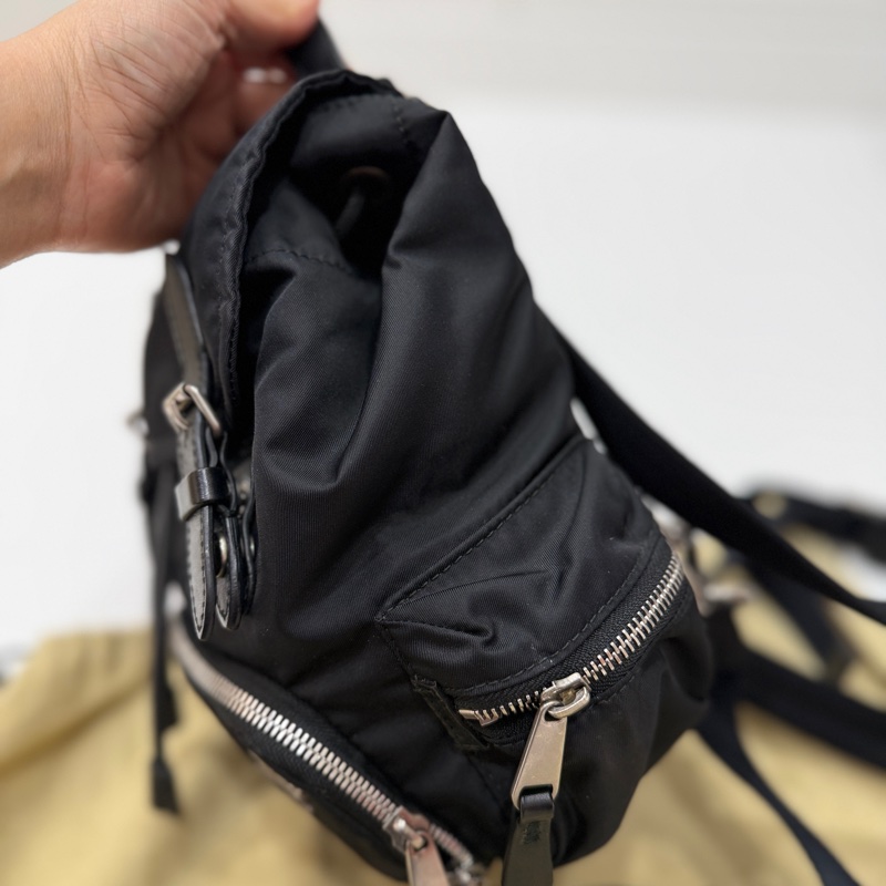 BURBERRY  THE RUCKSACK 黑色 尼龍 戰馬 LOGO mini 後背包 雙肩包 斜背包-18