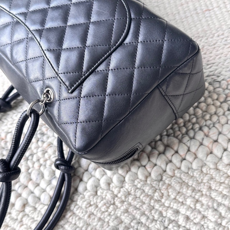 Chanel全黑康鵬枕頭包-8