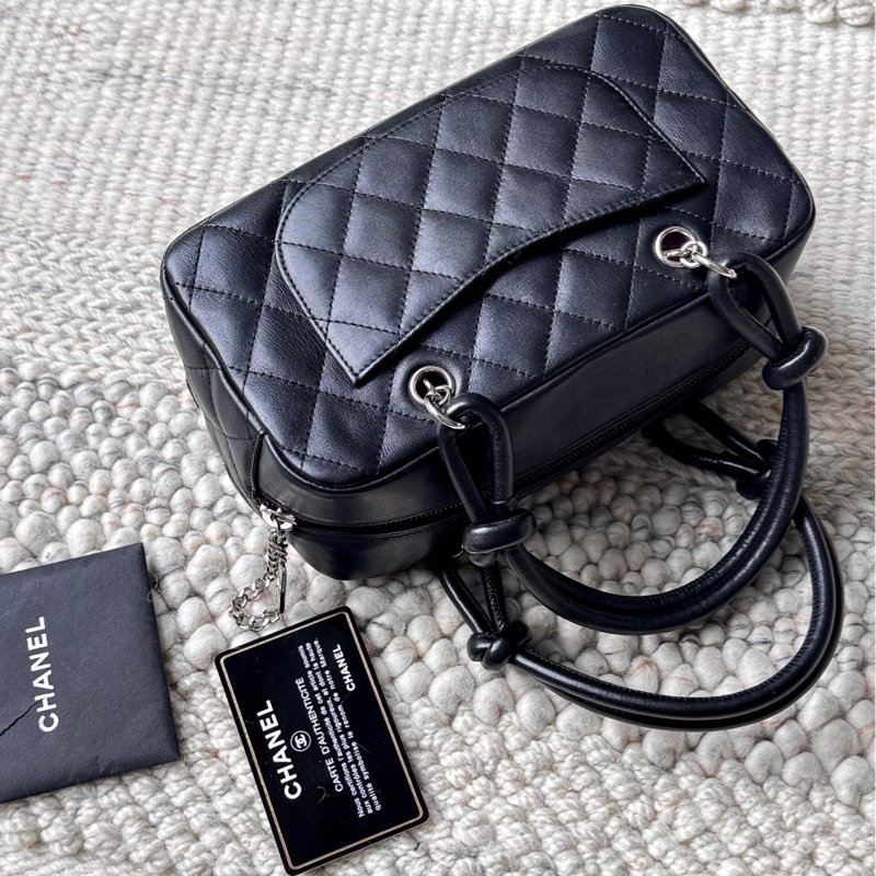 Chanel 全黑康鵬枕頭包 mini-1
