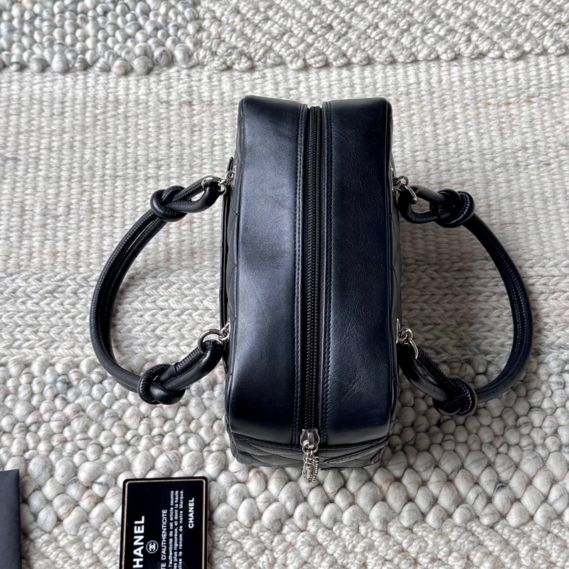 Chanel 全黑康鵬枕頭包 mini-2