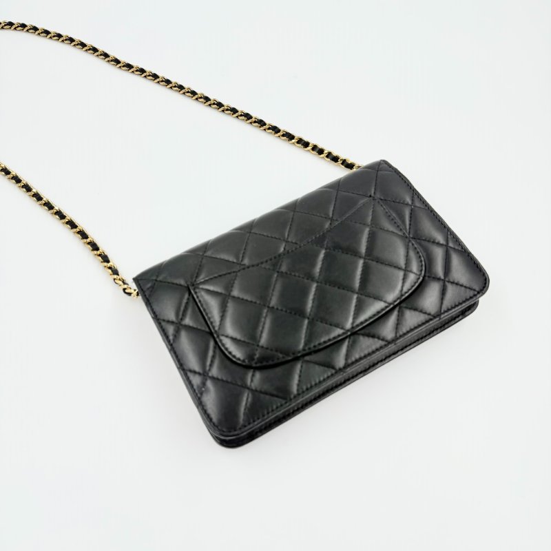 CHANEL - 黑色羊皮菱格金釦woc-1