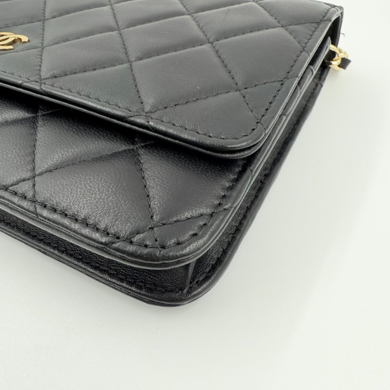 CHANEL - 黑色羊皮菱格金釦woc-6