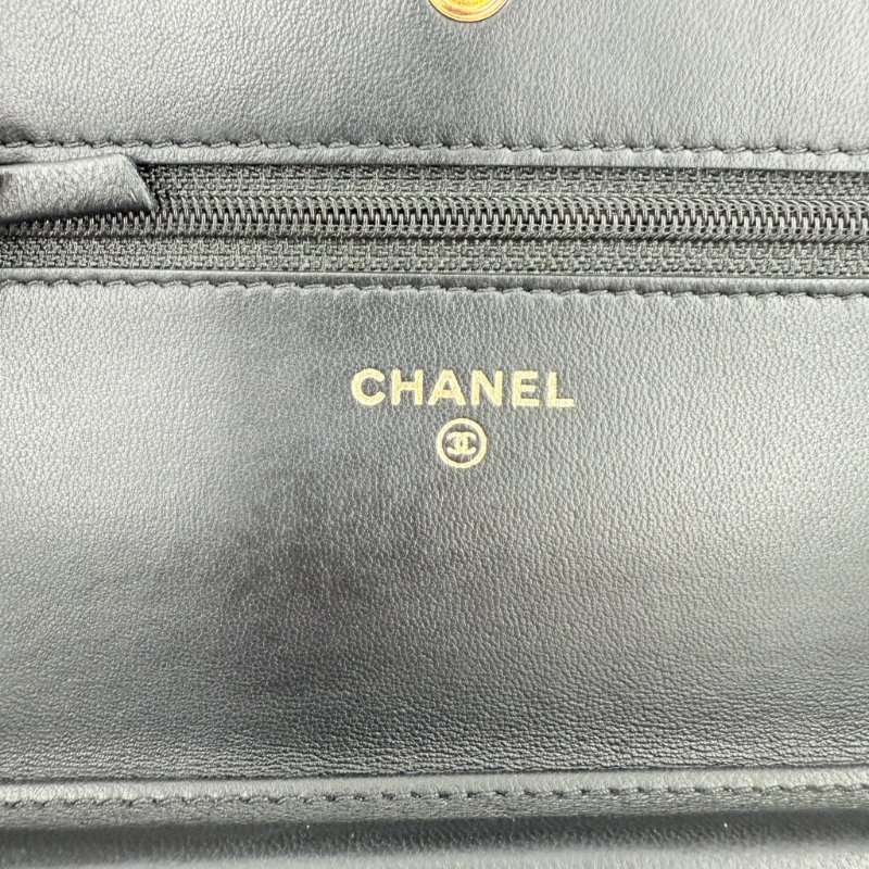 CHANEL - 黑色羊皮菱格金釦woc-10