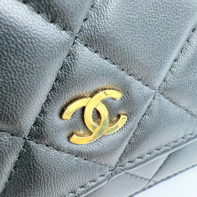 CHANEL - 黑色羊皮菱格金釦woc-12