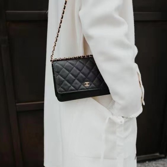 CHANEL - 黑色羊皮菱格金釦woc-2