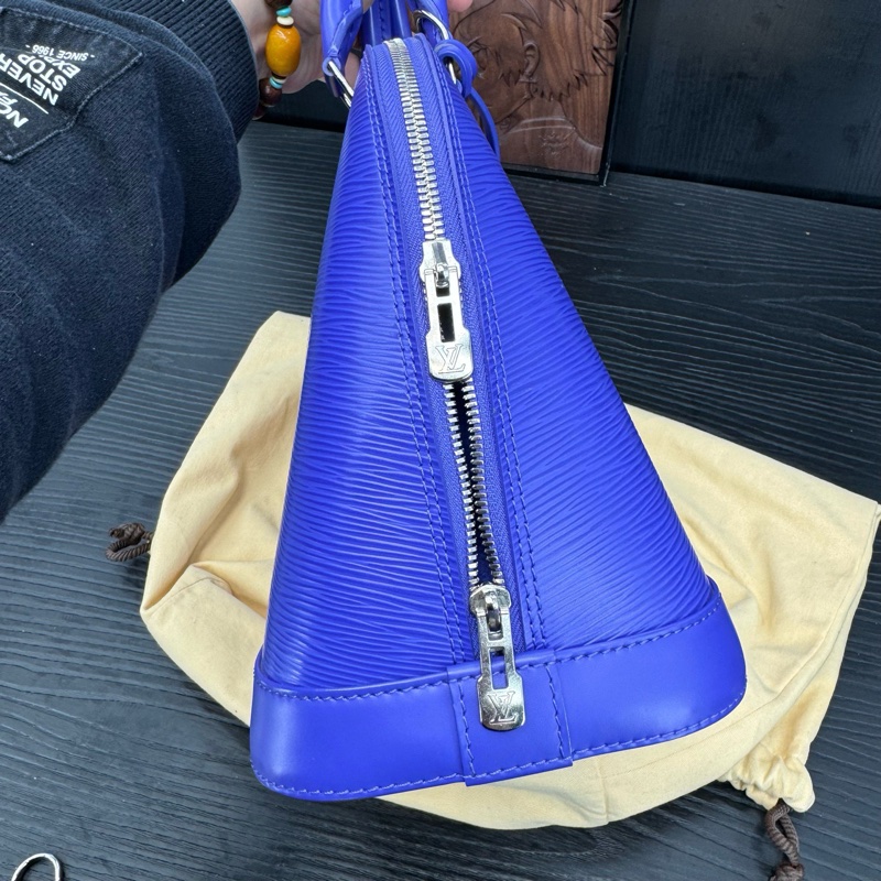 98新LV Alma水波紋貝殼包 藍色 無附件-3