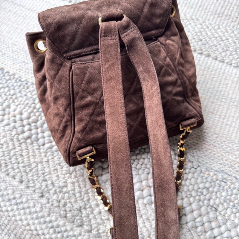 Chanel 麂皮金球雙肩包-2