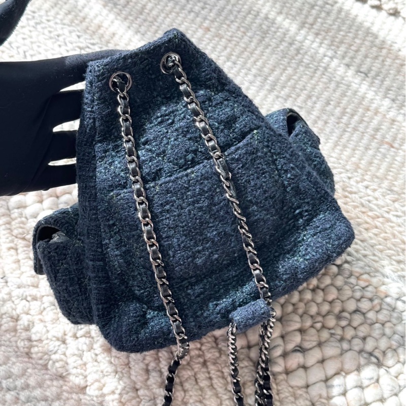 Chanel毛呢小青蛙雙肩包-1