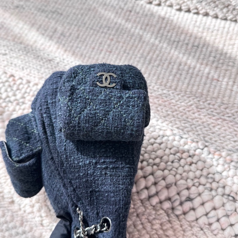 Chanel毛呢小青蛙雙肩包-6