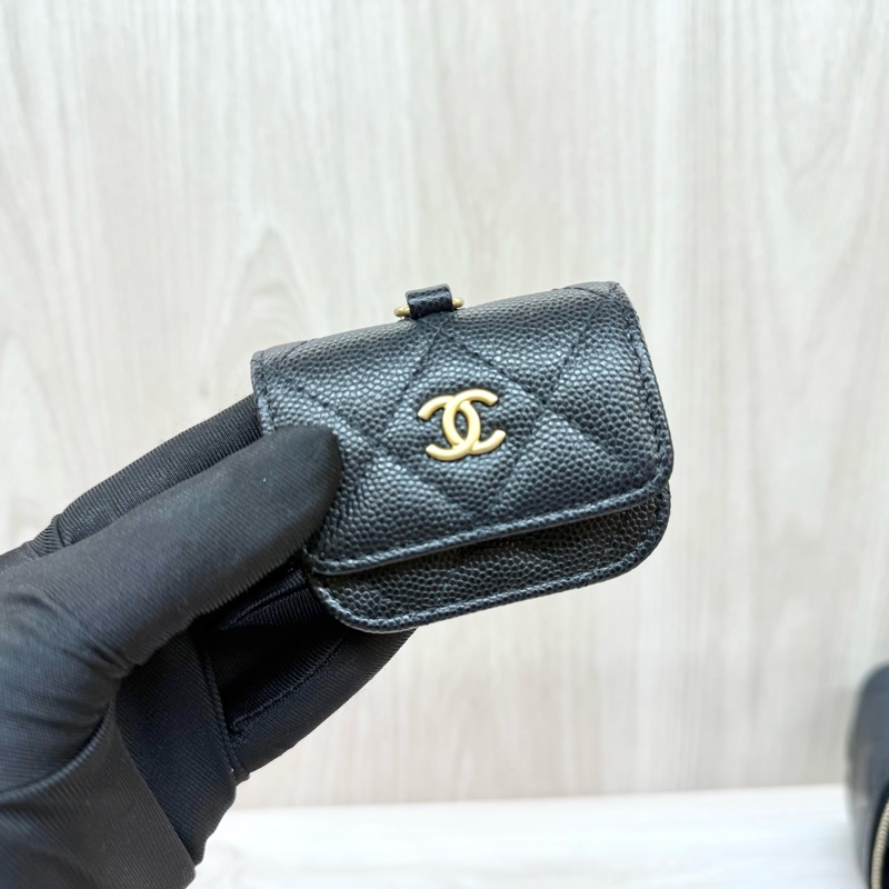 CHANEL黑金粒紋牛皮小吊飾長盒子AP3376-7