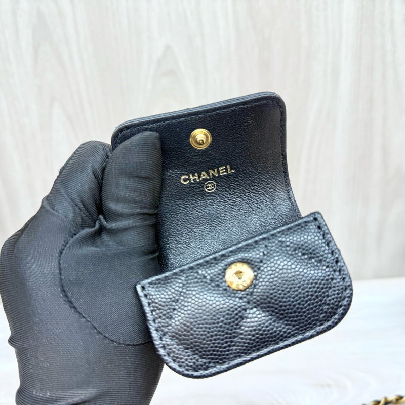 CHANEL黑金粒紋牛皮小吊飾長盒子AP3376-11