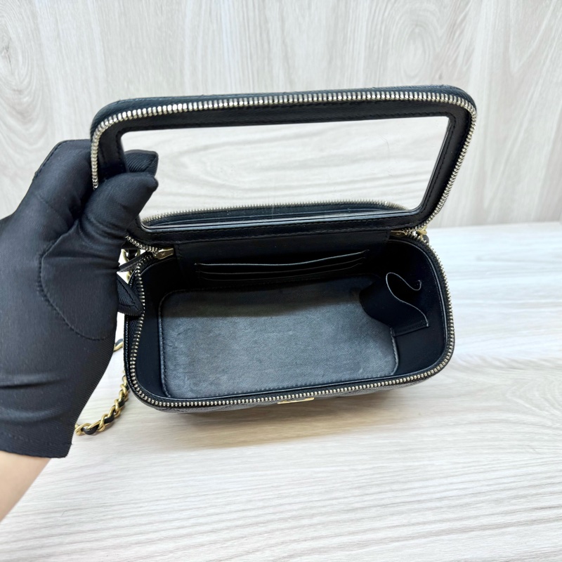 CHANEL黑金粒紋牛皮小吊飾長盒子AP3376-14