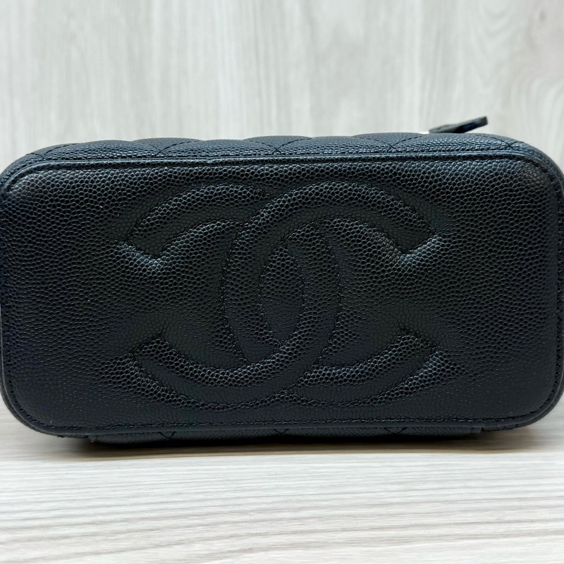 CHANEL黑金粒紋牛皮小吊飾長盒子AP3376-20