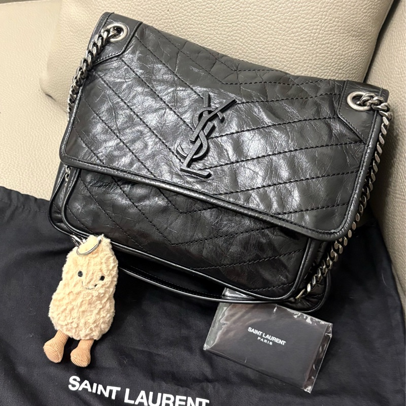 YSL✨Saint Laurent Niki 黑銀 中號 新款 D扣 肩背包 斜背包-0