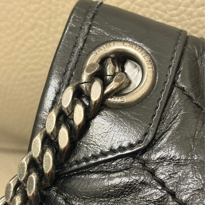 YSL✨Saint Laurent Niki 黑銀 中號 新款 D扣 肩背包 斜背包-3