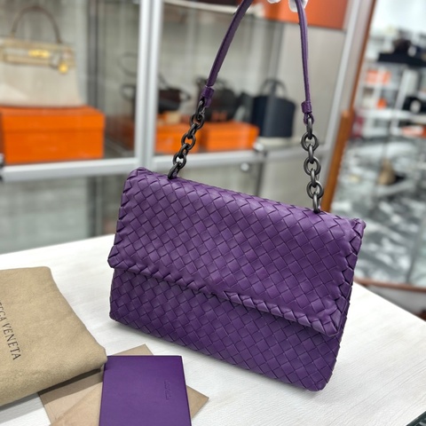 BV深紫色編織腋下包