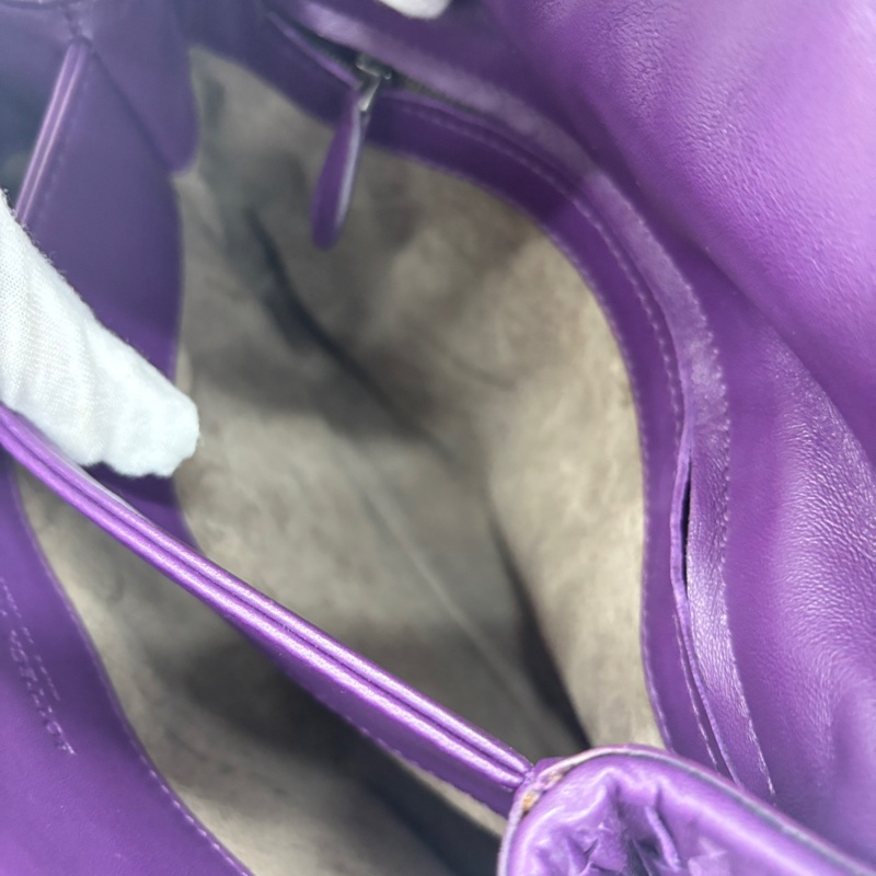 BV深紫色編織腋下包-7