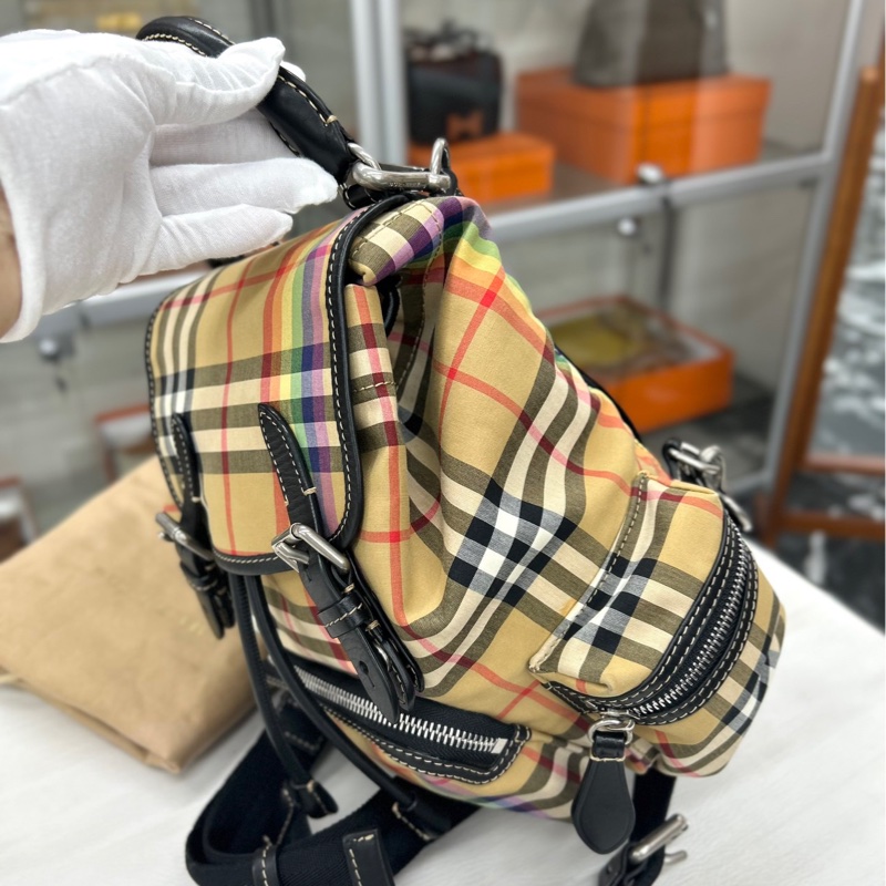Burberry 格紋雙肩包-3