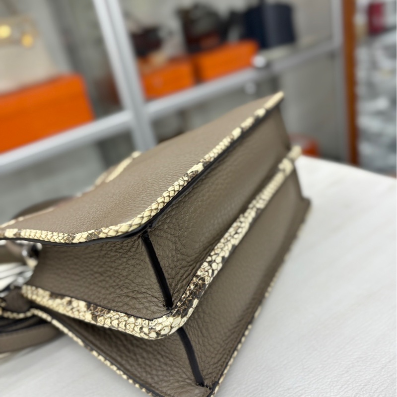 Fendi ISeeU Peekaboo-4