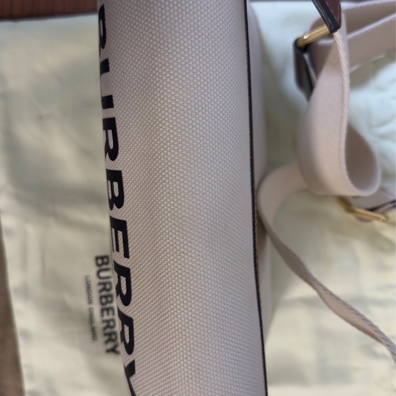 BURBERRY 巴寶莉 Horseferry印花帆布Note 斜背包 米白-1