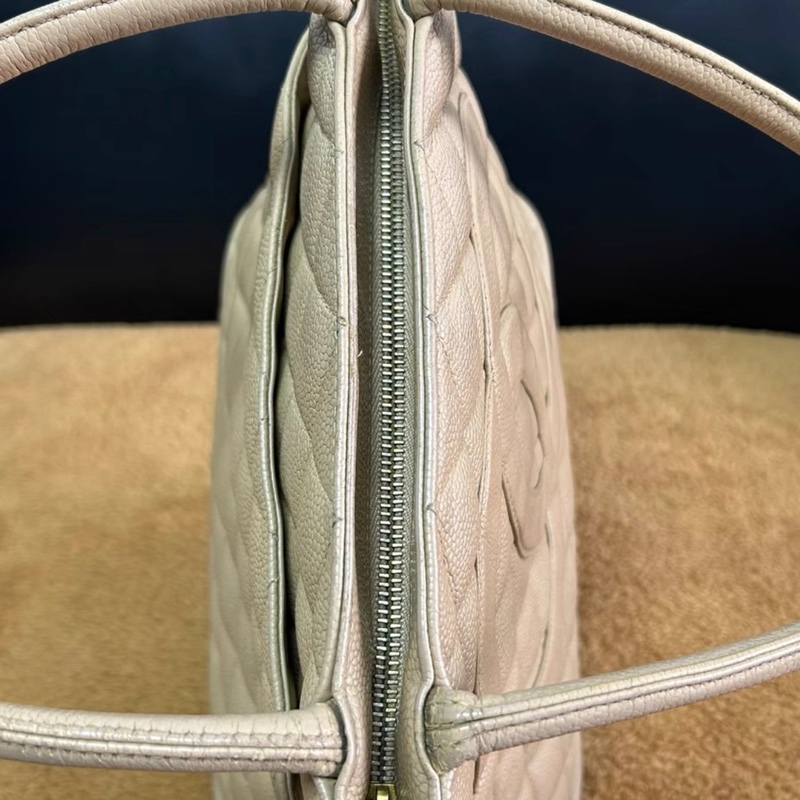 CHANEl 希爾頓奶茶色荔枝紋牛皮手提包-7