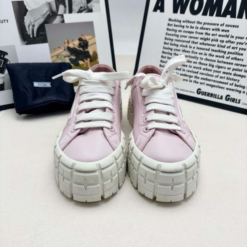 98新  Prada/普拉達 櫻花粉 恰好心動 帶三角標休閒鞋 36碼無附件-3