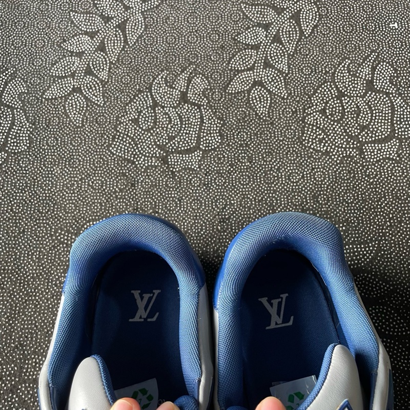 97新 lv trainer灰藍41碼無附件-7