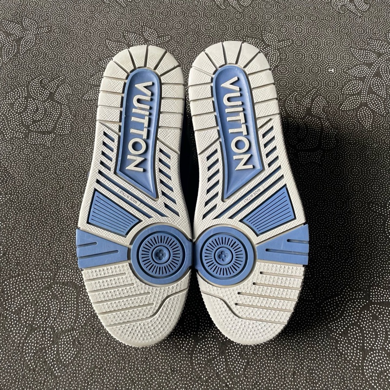 97新 lv trainer灰藍41碼無附件-9