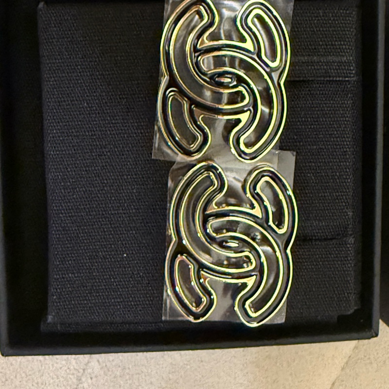 Chanel黑色鏤空漫畫耳環 全新台灣專櫃入-1