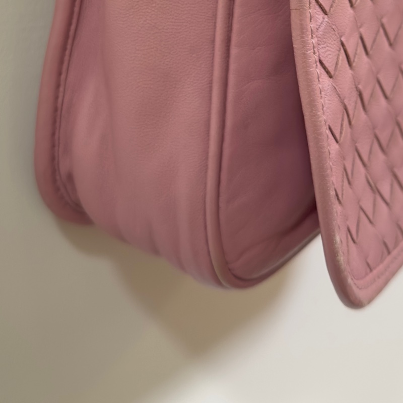 Bottega Veneta 丁香紫 Intrecciato 編織納帕皮革斜背包（二手）-9