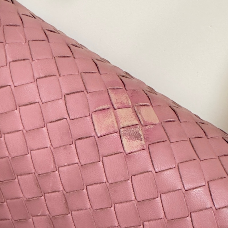 Bottega Veneta 丁香紫 Intrecciato 編織納帕皮革斜背包（二手）-19