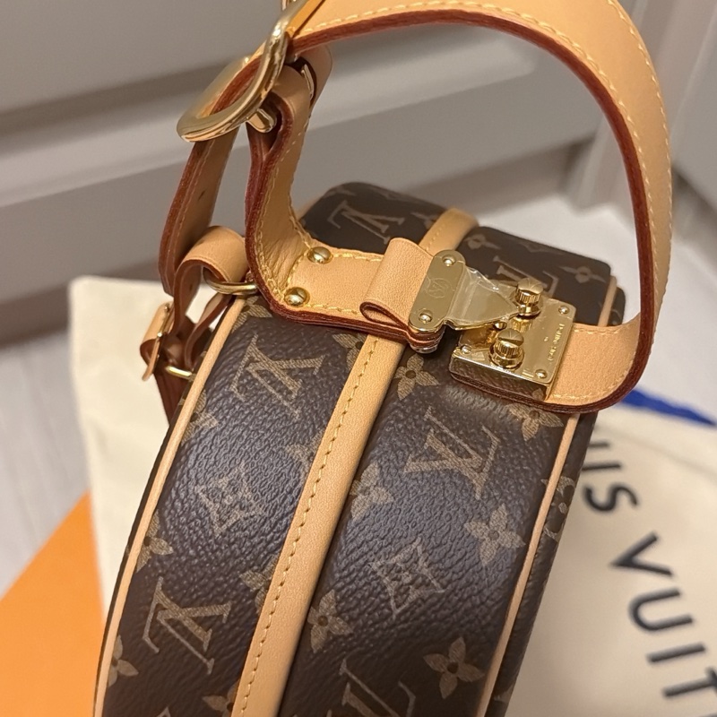 LV 老花硬圓餅包 手提包 斜背包-4