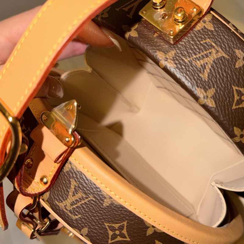 LV 老花硬圓餅包 手提包 斜背包-13